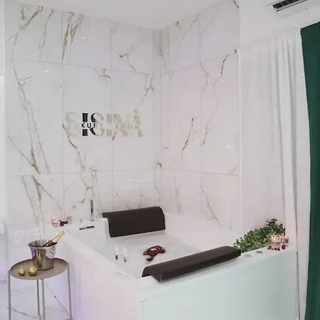 Sisina Luxury Jacuzzi & Piscina Guest house *