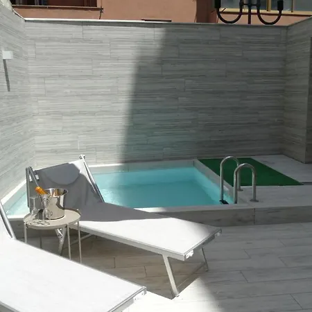 Sisina Luxury Jacuzzi & Piscina Guest house